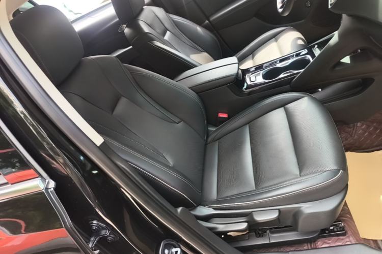 Used Buick Envision 2022 Encore Plus 652T Five-Seat Luxury Model Right Front Seat