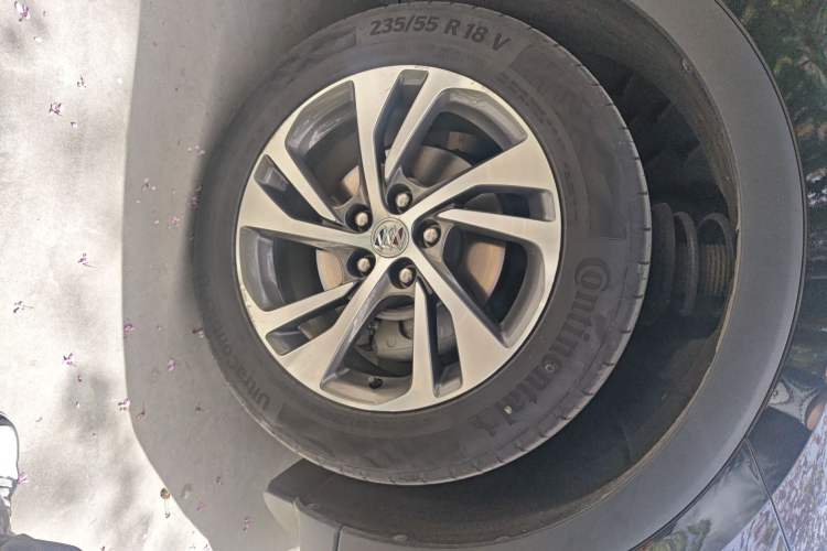 Used Buick Envision 2022 Encore S 552T Two-Wheel Drive Elite Model Right Front Wheel Hub