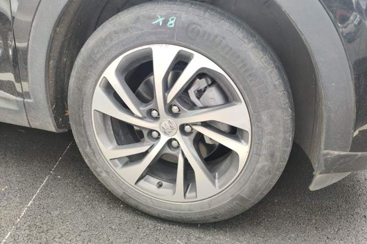 Used Buick Envision 2022 Facelift Encore S 552T Two-Wheel-Drive Luxury Model Right Front Wheel Hub