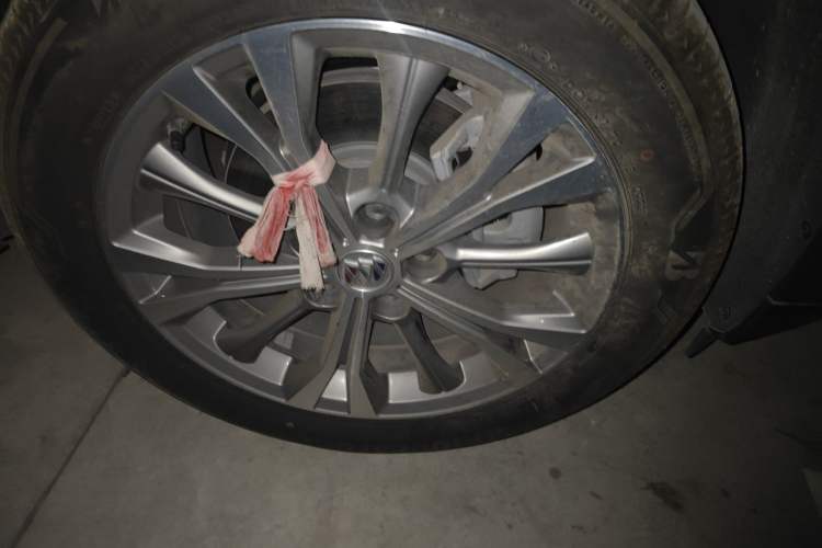 Used Buick Envision 2022 Encore Plus 552T Five-Seat Luxury Model Right Front Wheel Hub