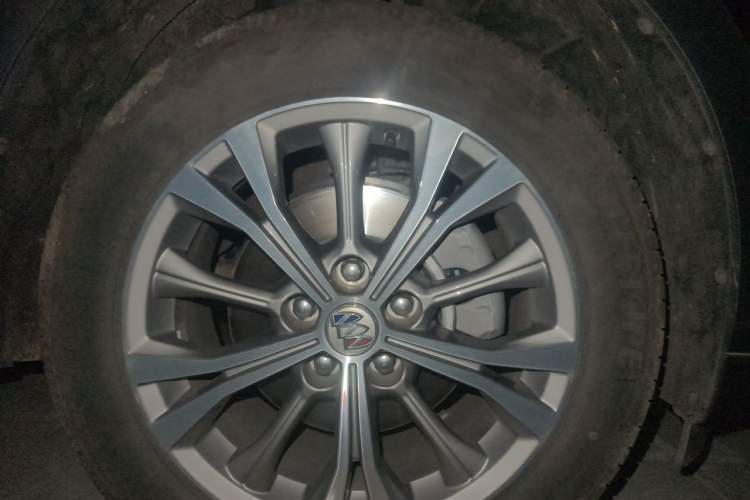Used Buick Envision 2022 Encore Plus 652T Five-Seat Luxury Model Right Front Wheel Hub