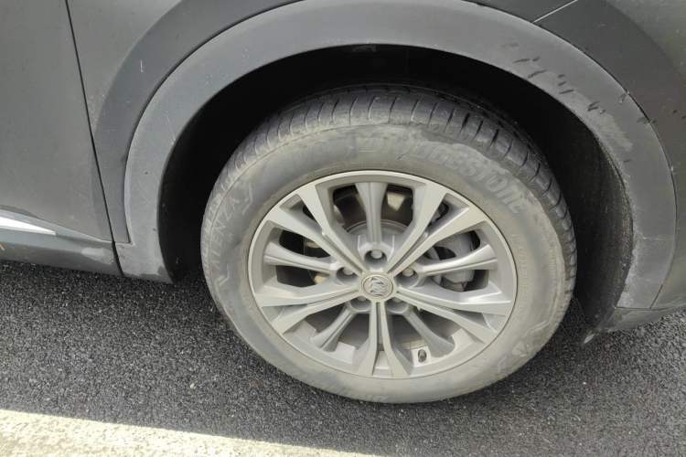Used Buick Envision 2022 Encore Plus 652T Five-Seat Luxury Model Right Front Wheel Hub