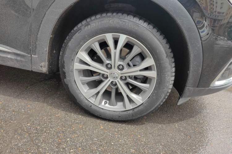 Used Buick Envision 2022 Encore Plus 652T Five-Seat Luxury Model Right Front Wheel Hub