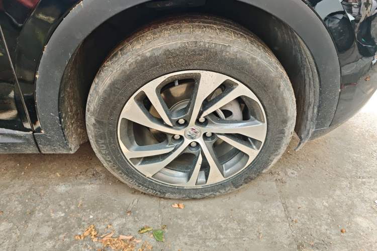 Used Buick Envision 2022 Facelift Encore S 552T Two-Wheel-Drive Luxury Model Right Front Wheel Hub