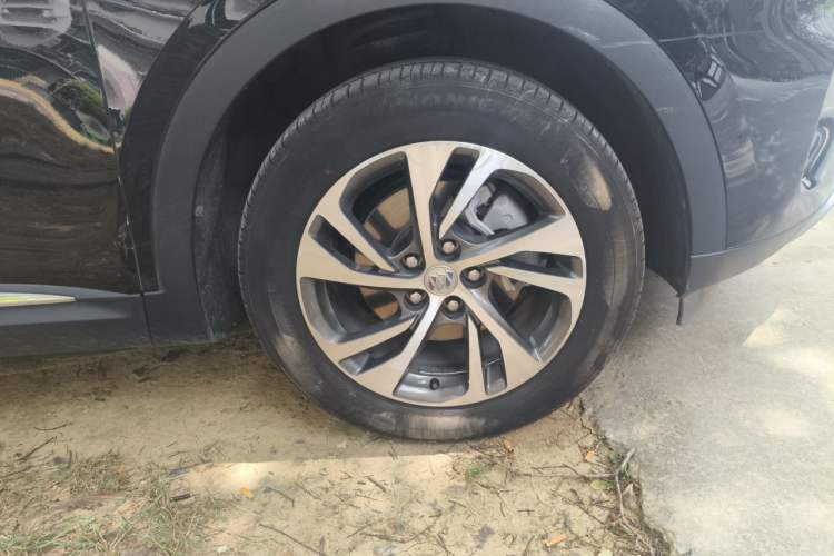 Used Buick Envision 2022 Facelift Encore S 552T Two-Wheel-Drive Luxury Model Right Front Wheel Hub