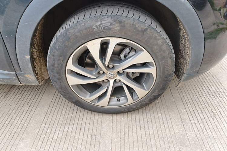 Used Buick Envision 2022 Encore S 652T Two-Wheel-Drive Luxury Model Right Front Wheel Hub