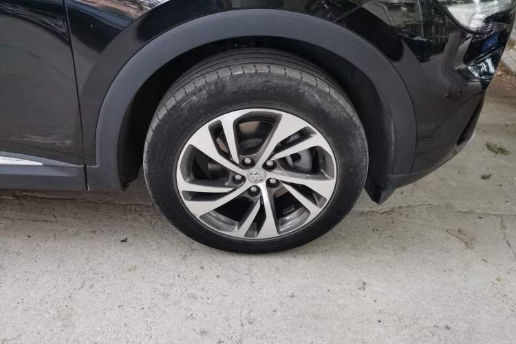 Used Buick Envision 2022 Encore S 552T Two-Wheel Drive Elite Model Right Front Wheel Hub