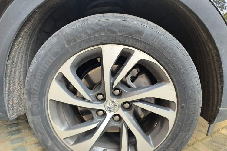 Used Buick Envision 2022 Facelift Encore S 552T Two-Wheel-Drive Luxury Model Right Front Wheel Hub