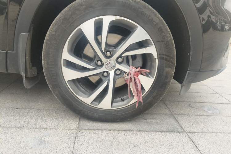 Used Buick Envision 2022 Facelift Encore S 552T Two-Wheel-Drive Luxury Model Right Front Wheel Hub