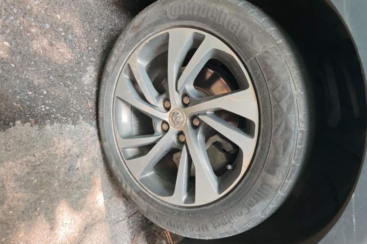 Used Buick Envision 2022 Facelift Encore S 652T Two-Wheel-Drive Luxury Model Right Front Wheel Hub