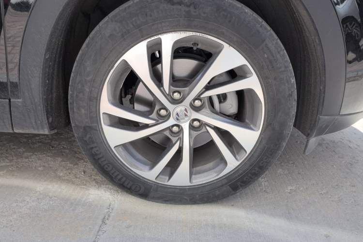 Used Buick Envision 2022 Facelift Encore S 552T Two-Wheel-Drive Luxury Model Right Front Wheel Hub