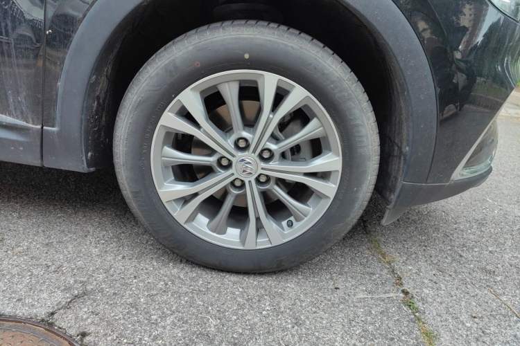 Used Buick Envision 2022 Encore Plus 652T Five-Seat Luxury Model Right Front Wheel Hub