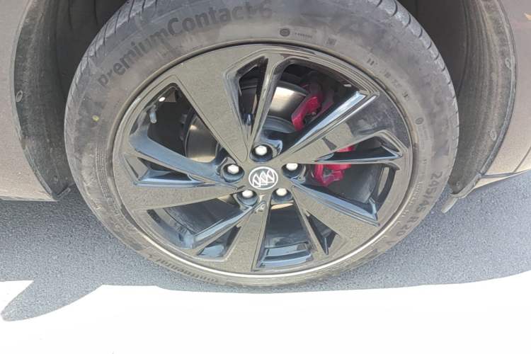 Used Buick Envision 2022 Encore S GS Two-Wheel Drive Smart Sport Model Right Front Wheel Hub