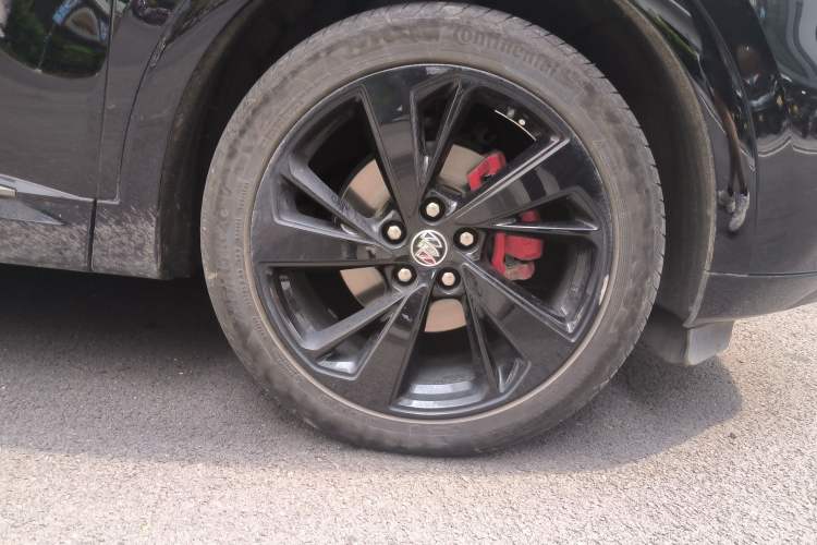 Used Buick Envision 2022 Encore S GS Two-Wheel Drive Smart Sport Model Right Front Wheel Hub