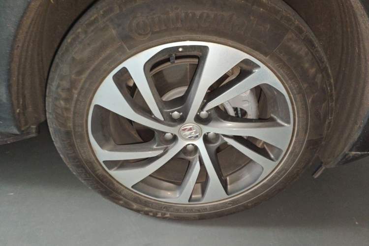 Used Buick Envision 2022 Facelift Encore S 552T Two-Wheel-Drive Luxury Model Right Front Wheel Hub