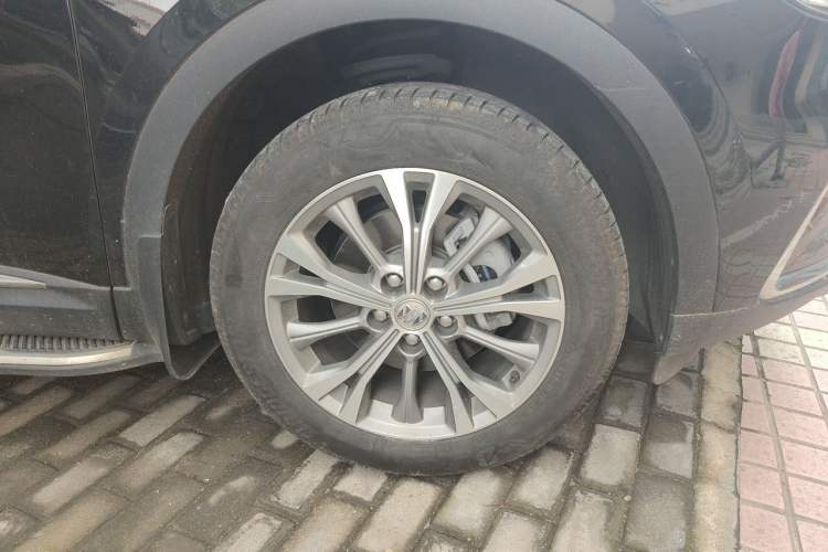 Used Buick Envision 2022 Encore Plus 652T Five-Seat Luxury Model Right Front Wheel Hub