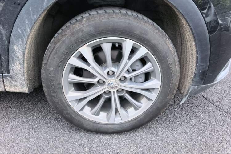 Used Buick Envision 2022 Encore Plus 652T Five-Seat Luxury Model Right Front Wheel Hub