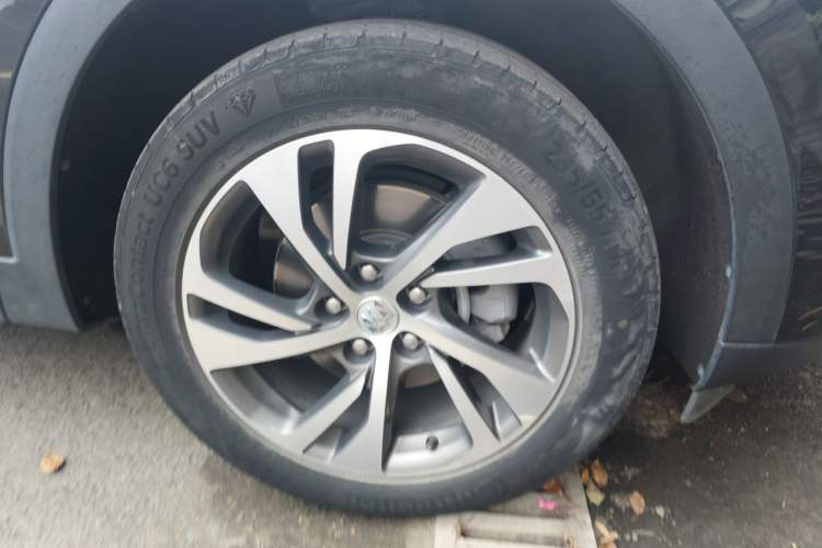 Used Buick Envision 2022 Facelift Encore S 552T Two-Wheel-Drive Luxury Model Right Front Wheel Hub