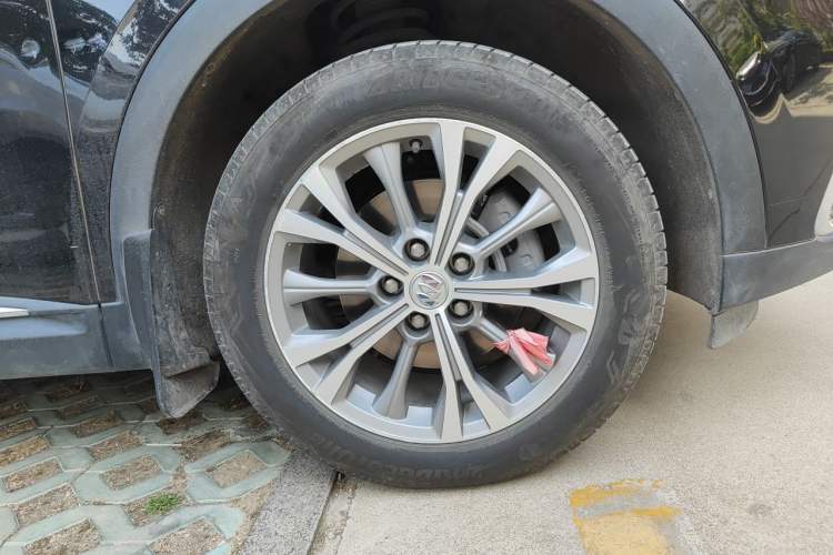Used Buick Envision 2022 Encore Plus 652T Five-Seat Luxury Model Right Front Wheel Hub