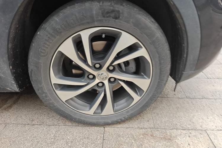 Used Buick Envision 2022 Facelift Encore S 552T Two-Wheel-Drive Luxury Model Right Front Wheel Hub
