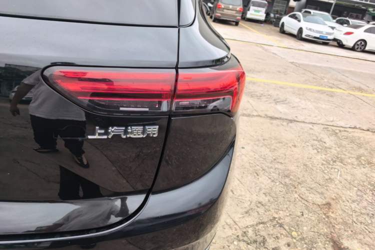 Used Buick Envision 2022 Encore S 552T Two-Wheel Drive Elite Model Right Rear Taillight