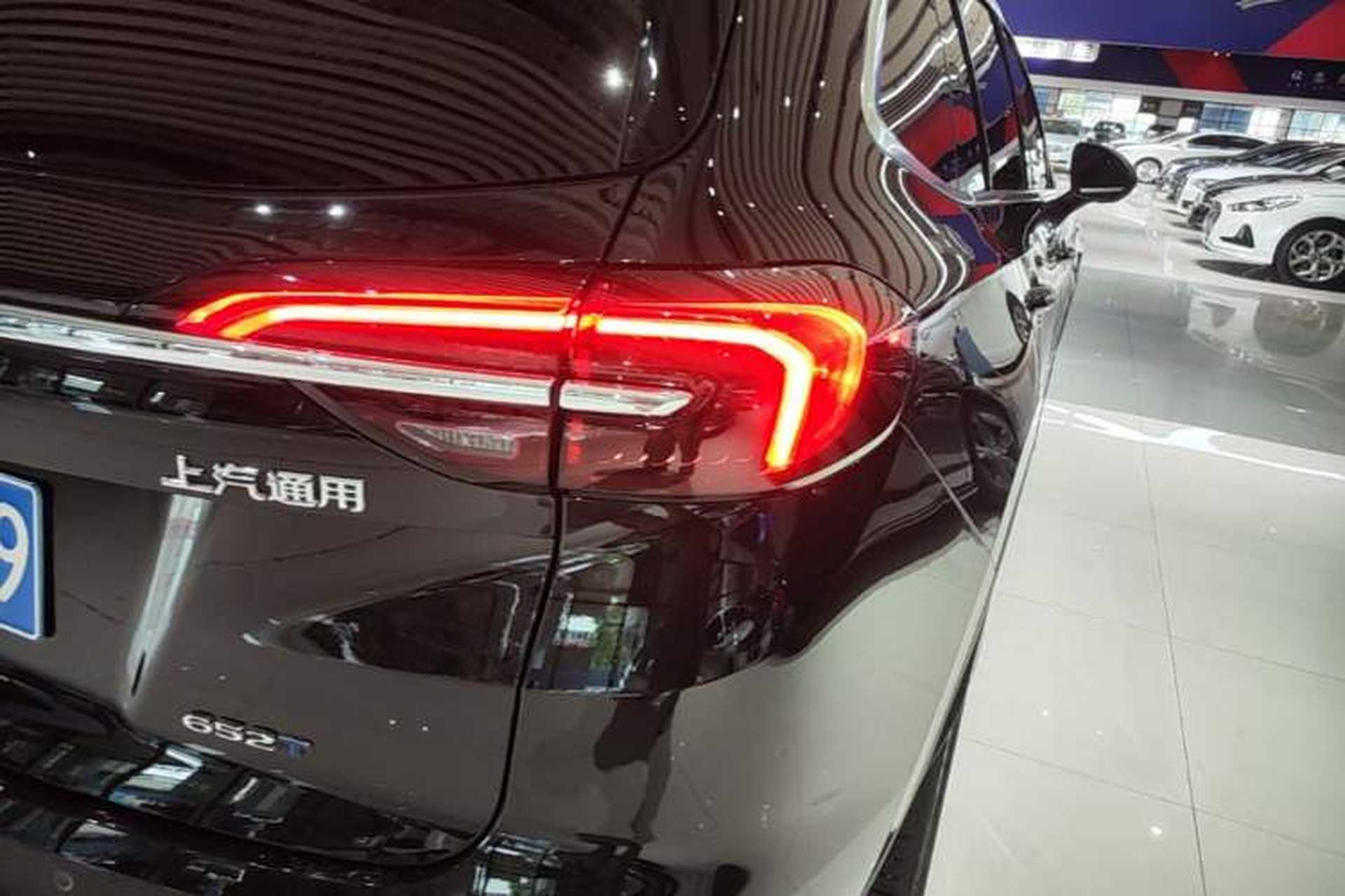 Used Buick Envision 2022 Encore Plus 652T Five-Seat Luxury Model Right Rear Taillight