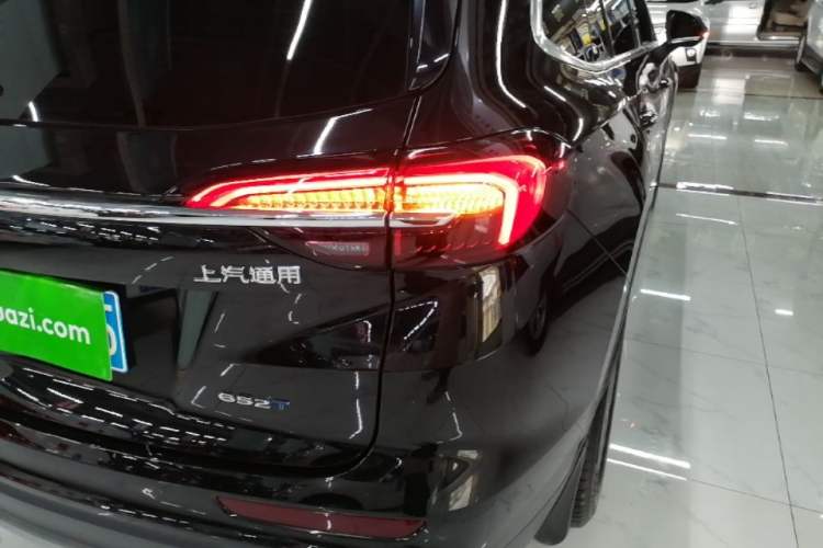 Used Buick Envision 2022 Encore Plus 652T Five-Seat Luxury Model Right Rear Taillight
