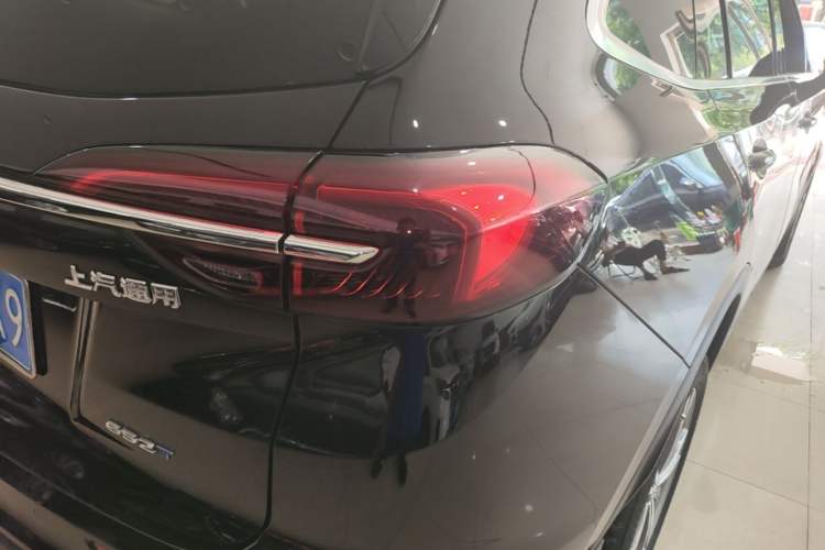 Used Buick Envision 2022 Encore Plus 652T Five-Seat Luxury Model Right Rear Taillight