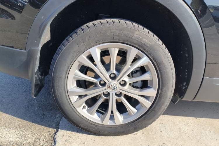 Used Buick Envision 2022 Encore Plus 652T Five-Seat Luxury Model Right Rear Wheel Hub