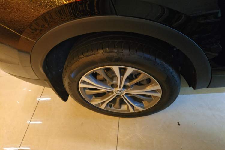 Used Buick Envision 2022 Encore Plus 652T Five-Seat All-Wheel-Drive Luxury Model Right Rear Wheel Hub
