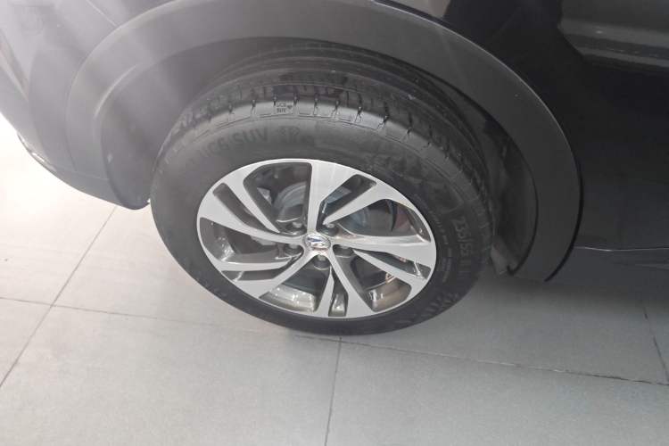 Used Buick Envision 2022 Facelift Encore S 652T Two-Wheel-Drive Luxury Model Right Rear Wheel Hub