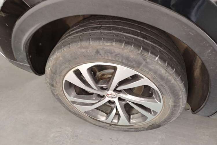 Used Buick Envision 2022 Encore S 652T Two-Wheel-Drive Luxury Model Right Rear Wheel Hub