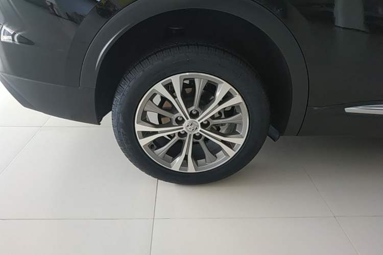 Used Buick Envision 2022 Encore Plus 552T Five-Seat Luxury Model Right Rear Wheel Hub