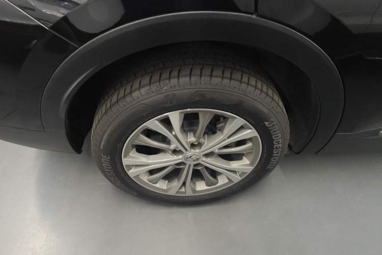 Used Buick Envision 2022 Encore Plus 652T Five-Seat Luxury Model Right Rear Wheel Hub