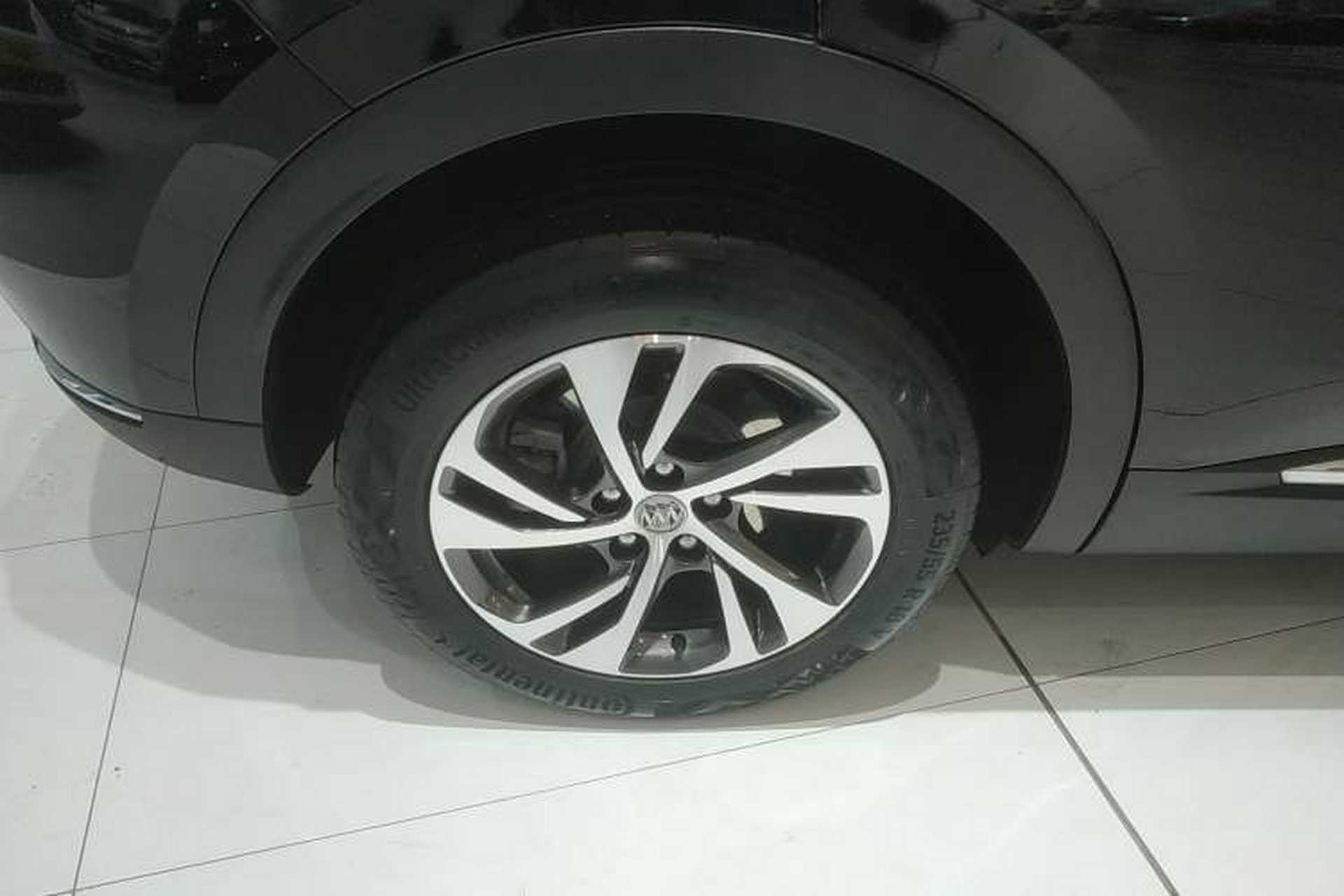Used Buick Envision 2022 Encore S 652T Two-Wheel-Drive Luxury Model Right Rear Wheel Hub