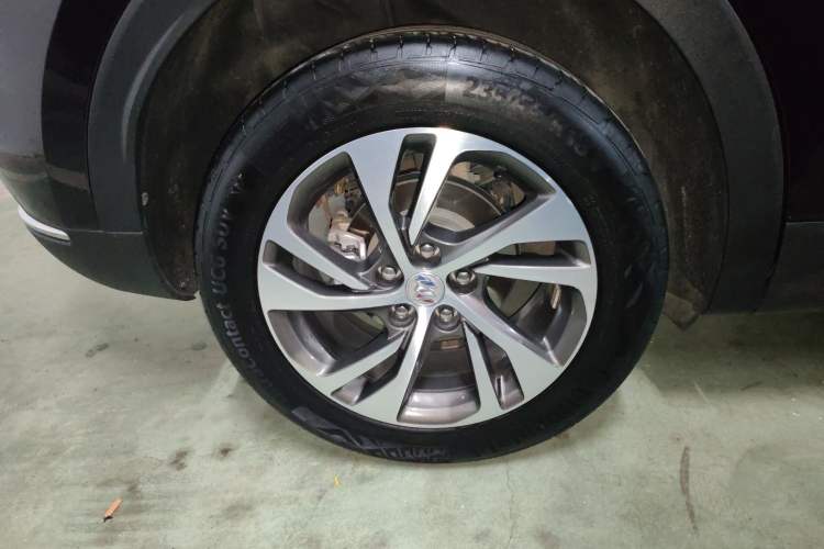 Used Buick Envision 2022 Facelift Encore S 552T Two-Wheel-Drive Luxury Model Right Rear Wheel Hub