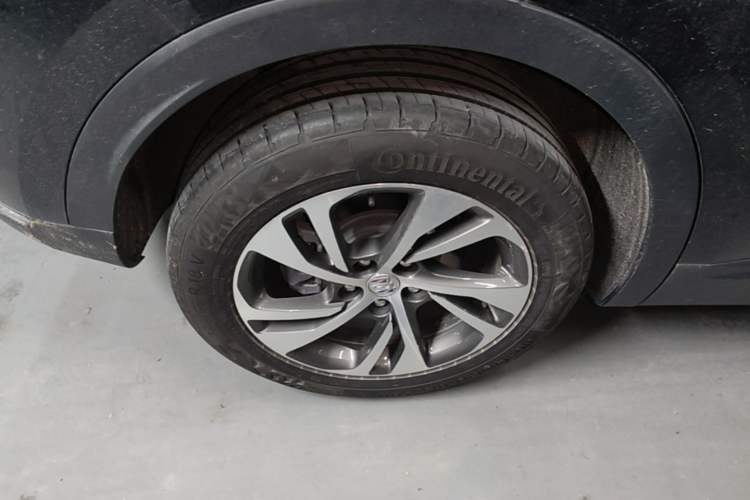 Used Buick Envision 2022 Facelift Encore S 652T Two-Wheel-Drive Luxury Model Right Rear Wheel Hub