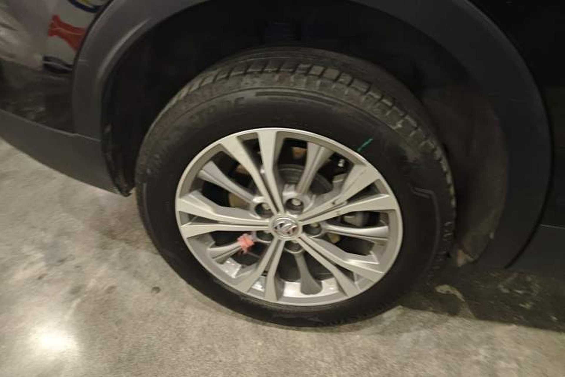 Used Buick Envision 2022 Encore Plus 652T Five-Seat Luxury Model Right Rear Wheel Hub