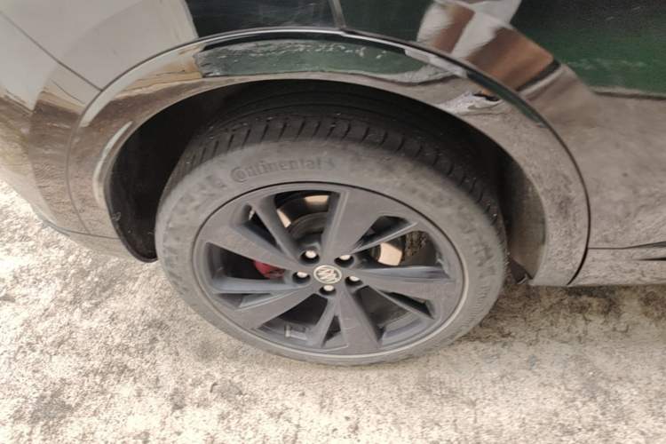 Used Buick Envision 2022 Encore S GS Two-Wheel Drive Smart Sport Model Right Rear Wheel Hub