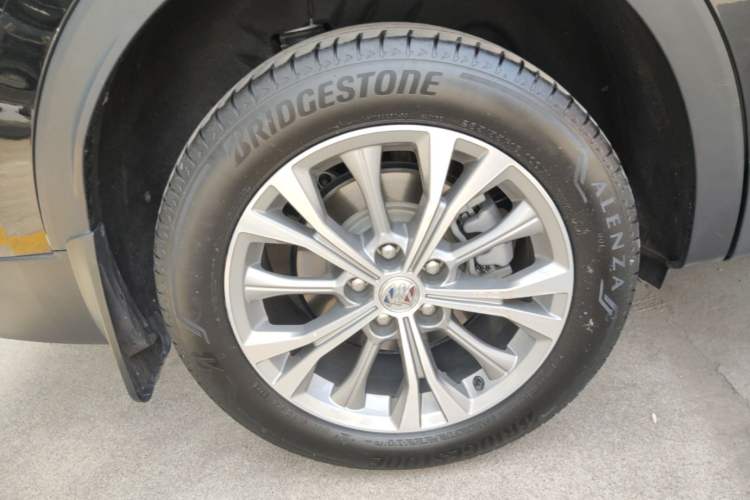 Used Buick Envision 2022 Encore Plus 652T Five-Seat Luxury Model Right Rear Wheel Hub