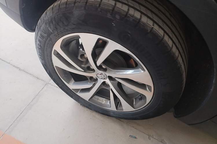 Used Buick Envision 2022 Encore S 552T Two-Wheel Drive Elite Model Right Rear Wheel Hub