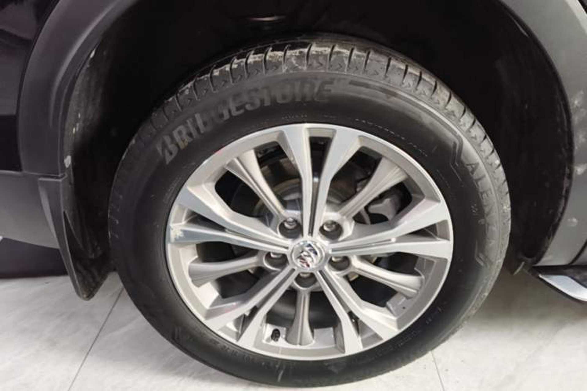 Used Buick Envision 2022 Encore Plus 652T Five-Seat Luxury Model Right Rear Wheel Hub