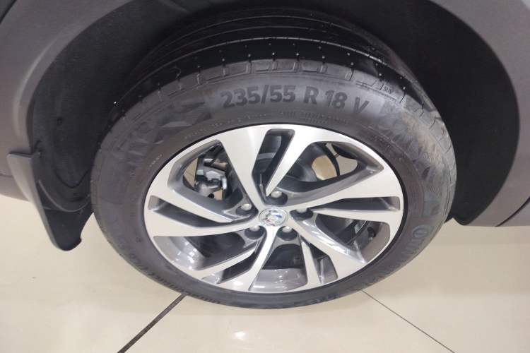 Used Buick Envision 2022 Facelift Encore S 552T Two-Wheel Drive Elite Model Right Rear Wheel Hub