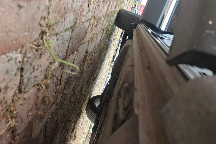 Used Buick Envision 2022 Encore Plus 652T Five-Seat Luxury Model Right Side Sill