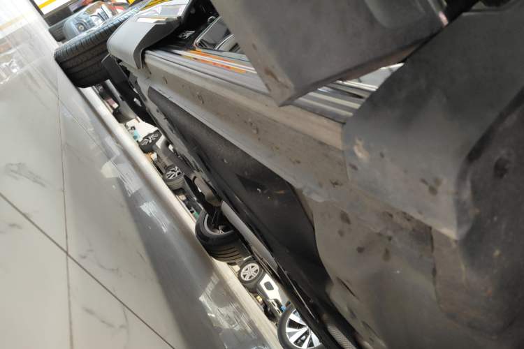 Used Buick Envision 2022 Facelift Encore S 552T Two-Wheel-Drive Luxury Model Right Side Sill