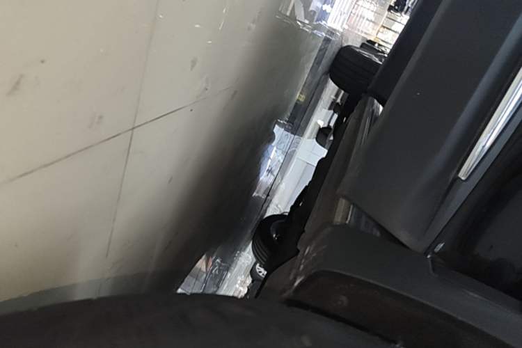 Used Buick Envision 2022 Facelift Encore S 552T Two-Wheel-Drive Luxury Model Right Side Sill