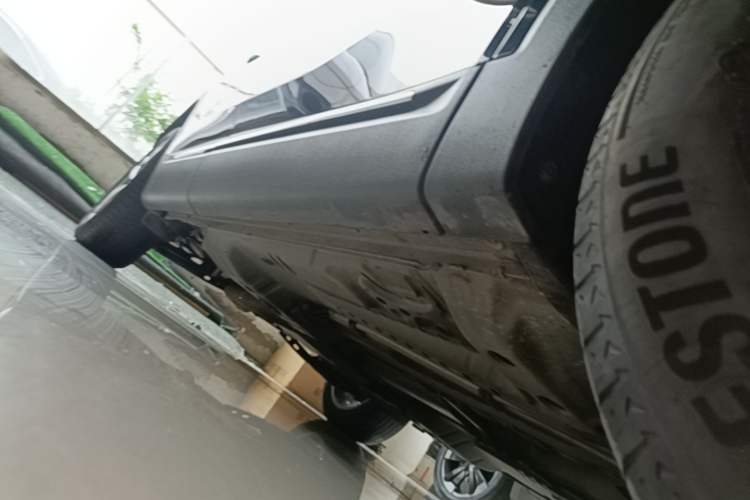 Used Buick Envision 2022 Encore Plus 552T Five-Seat Luxury Model Right Side Sill