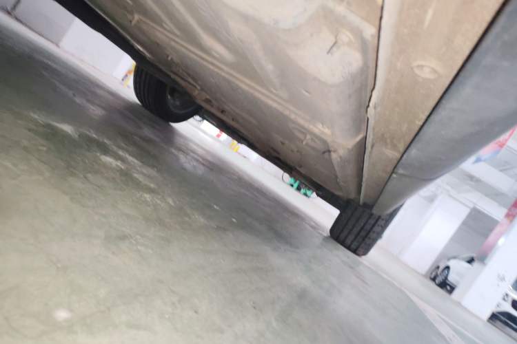 Used Buick Envision 2022 Facelift Encore S 552T Two-Wheel-Drive Luxury Model Right Side Sill