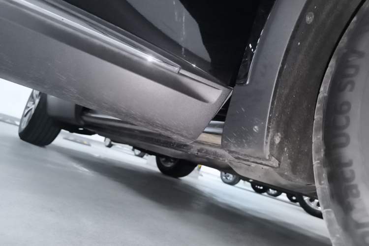 Used Buick Envision 2022 Facelift Encore S 552T Two-Wheel-Drive Luxury Model Right Side Sill