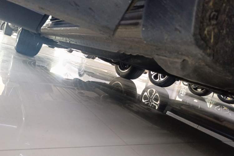 Used Buick Envision 2022 Encore S 552T Two-Wheel-Drive Luxury Model Right Side Sill